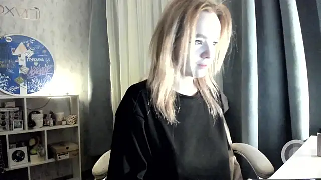 SarahRomantic online show from February 17, 2025, 8:38 pm