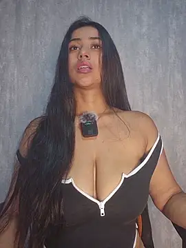 Snapshot of Valentinne_z chatting on November 29, 2025, 3:56 pm Valentinne z online show from November 29, 2025, 3:56 pm