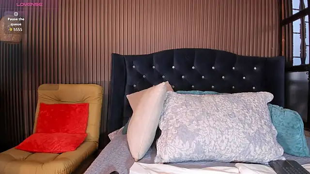 Snapshot of JuliaDawson_ chatting on November 27, 2025, 10:10 pm JuliaDawson online show from November 27, 2025, 10:10 pm