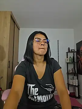 Hannah-grace online show from May 25, 2026, 1:10 pm