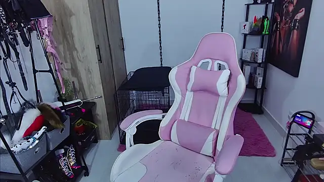 Hannah-grace online show from June 11, 2026, 2:03 pm