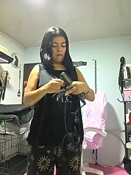 Snapshot of Hannah-grace chatting on November 3, 2025, 10:08 am Hannah-grace online show from November 3, 2025, 10:08 am