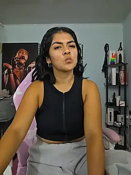 Snapshot of Hannah-grace chatting on November 10, 2025, 1:27 pm Hannah-grace online show from November 10, 2025, 1:27 pm