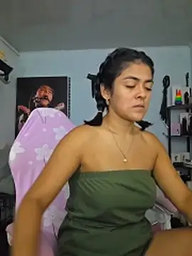 Snapshot of Hannah-grace chatting on November 5, 2025, 1:03 pm Hannah-grace online show from November 5, 2025, 1:03 pm