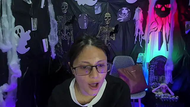 Kyomi chang online show from October 21, 2025, 1:32 pm