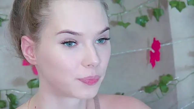 Snapshot of GentleRossi chatting on October 8, 2025, 3:13 pm GentleRossi online show from October 8, 2025, 3:13 pm