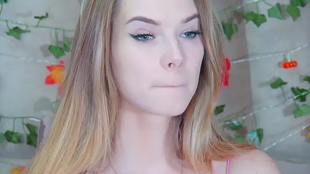 Snapshot of GentleRossi chatting on October 12, 2025, 9:38 pm GentleRossi online show from October 12, 2025, 9:38 pm