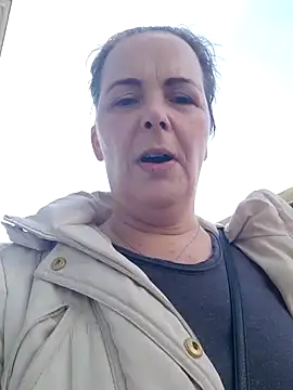 Snapshot of saharaheiss chatting on February 26, 2025, 10:49 am saharaheiss online show from February 26, 2025, 10:49 am