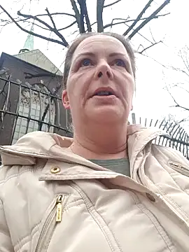 Snapshot of saharaheiss chatting on March 1, 2025, 3:38 pm saharaheiss online show from March 1, 2025, 3:38 pm