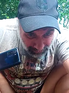 Snapshot of WilliMD82 chatting on August 7, 2026, 4:02 pm WilliMD82 online show from August 7, 2026, 4:02 pm