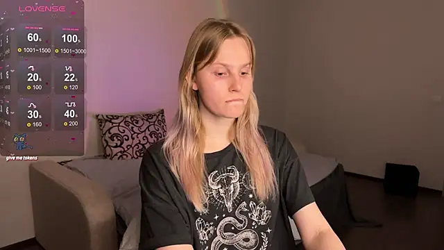 Snapshot of Chanel_Gill chatting on March 2, 2025, 6:03 pm Chanel Gill online show from March 2, 2025, 6:03 pm