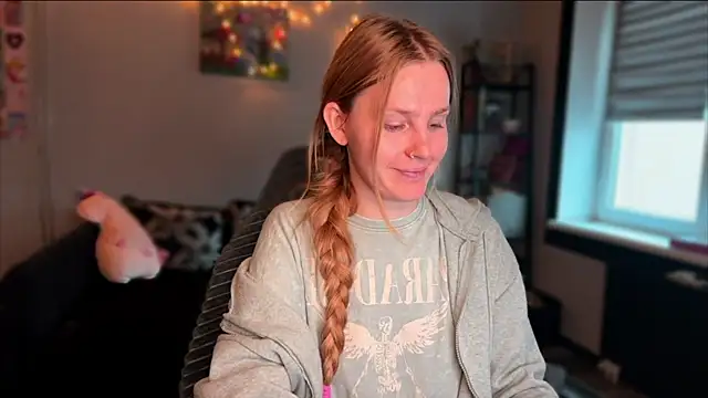 Snapshot of Chanel_Gill chatting on December 16, 2025, 7:56 am Chanel Gill online show from December 16, 2025, 7:56 am