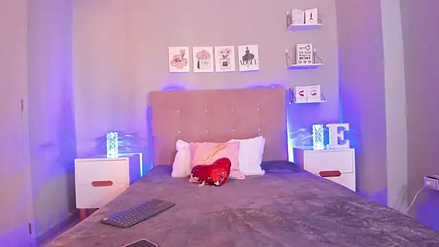 EmilyCoast-1 online show from March 13, 2026, 7:41 pm