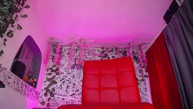 hornytsblonde online show from July 4, 2026, 1:59 pm