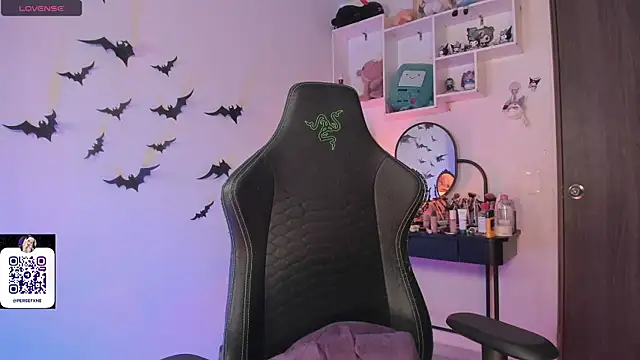 Snapshot of damnliciousss chatting on November 14, 2025, 12:58 am damnliciousss online show from November 14, 2025, 12:58 am