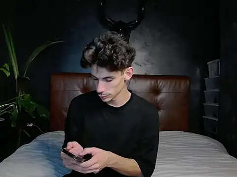 DanielCrush1 online show from October 18, 2025, 6:54 pm