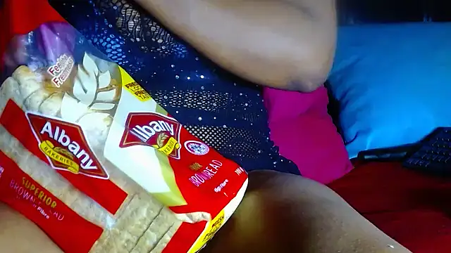 Queenofthenightx online show from October 21, 2025, 4:39 pm