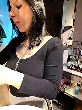 Snapshot of BoccadiFata chatting on December 6, 2024, 6:53 am BoccadiFata online show from December 6, 2024, 6:53 am