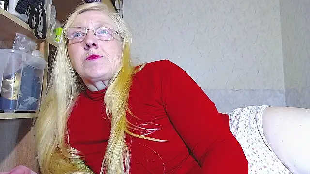 Snapshot of MadamBombShell chatting on October 10, 2025, 12:11 am MadamBombShell online show from October 10, 2025, 12:11 am