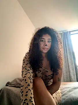 Snapshot of stormyy_ chatting on October 15, 2025, 9:45 pm stormyy online show from October 15, 2025, 9:45 pm