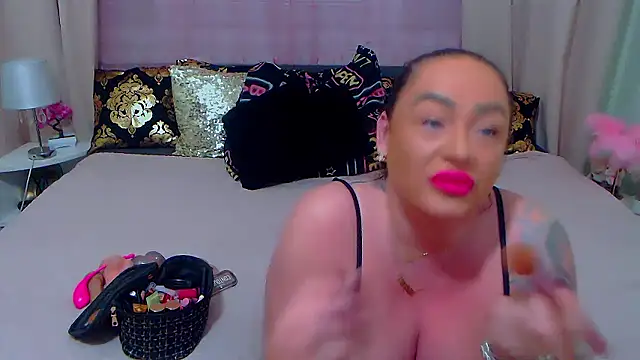 BustyVicky online show from December 4, 2024, 9:51 pm