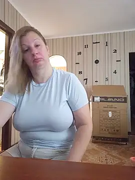 Snapshot of BustyBlond chatting on August 8, 2026, 4:41 am BustyBlond online show from August 8, 2026, 4:41 am