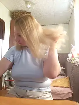 Snapshot of BustyBlond chatting on July 29, 2026, 4:01 am BustyBlond online show from July 29, 2026, 4:01 am
