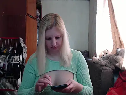 BustyBlond online show from March 18, 2025, 9:01 am