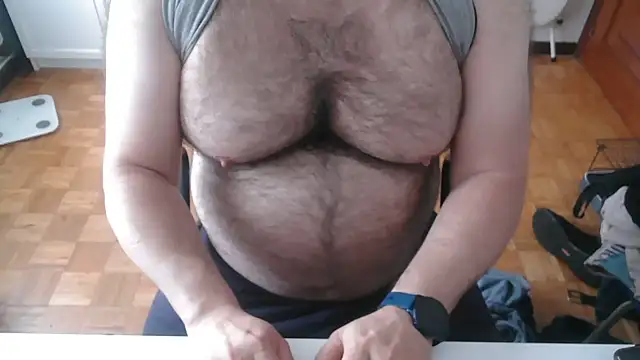Snapshot of mikeyhotbear chatting on May 24, 2026, 6:13 am mikeyhotbear online show from May 24, 2026, 6:13 am