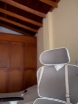 Snapshot of GabriSaenz chatting on November 25, 2025, 2:06 pm GabriSaenz online show from November 25, 2025, 2:06 pm