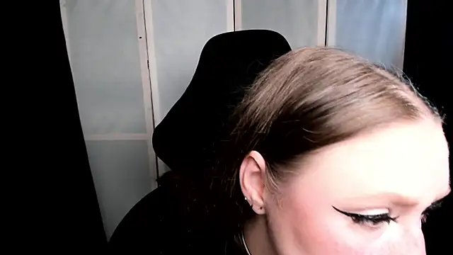 Snapshot of YourDyingBride chatting on November 13, 2025, 7:40 pm YourDyingBride online show from November 13, 2025, 7:40 pm