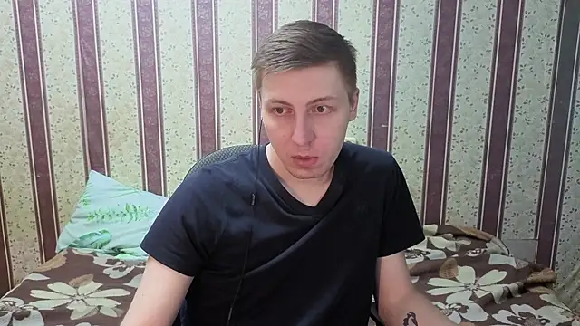 Snapshot of darienlarge chatting on February 8, 2026, 3:15 am darienlarge online show from February 8, 2026, 3:15 am