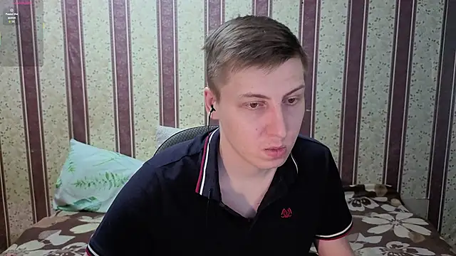 Snapshot of darienlarge chatting on February 6, 2026, 2:07 am darienlarge online show from February 6, 2026, 2:07 am