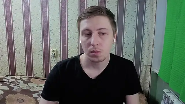 Snapshot of darienlarge chatting on March 12, 2026, 2:43 pm darienlarge online show from March 12, 2026, 2:43 pm