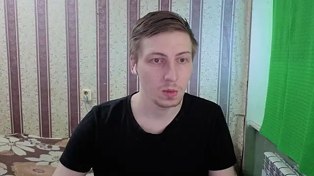 Snapshot of darienlarge chatting on March 27, 2026, 12:17 pm darienlarge online show from March 27, 2026, 12:17 pm