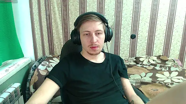 Snapshot of darienlarge chatting on November 9, 2025, 10:41 am darienlarge online show from November 9, 2025, 10:41 am