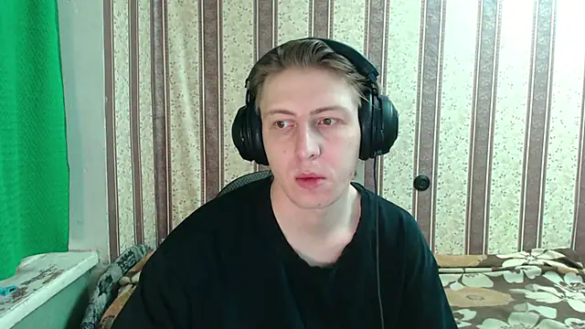 Snapshot of darienlarge chatting on October 22, 2025, 3:39 am darienlarge online show from October 22, 2025, 3:39 am