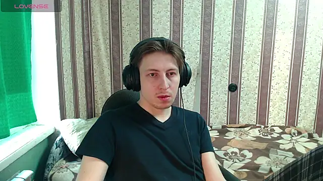 Snapshot of darienlarge chatting on November 19, 2025, 10:04 am darienlarge online show from November 19, 2025, 10:04 am