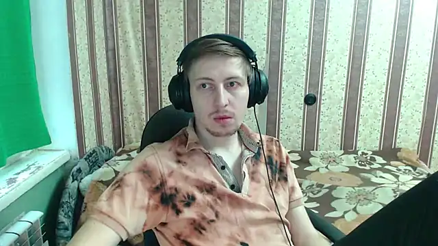 Snapshot of darienlarge chatting on November 7, 2025, 11:04 am darienlarge online show from November 7, 2025, 11:04 am