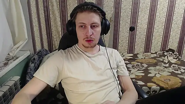 Snapshot of darienlarge chatting on October 15, 2025, 7:44 pm darienlarge online show from October 15, 2025, 7:44 pm