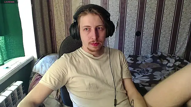 Snapshot of darienlarge chatting on October 21, 2025, 1:54 pm darienlarge online show from October 21, 2025, 1:54 pm