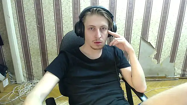 Snapshot of darienlarge chatting on October 10, 2025, 4:30 pm darienlarge online show from October 10, 2025, 4:30 pm