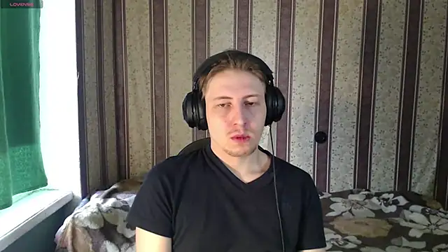 Snapshot of darienlarge chatting on November 23, 2025, 8:57 am darienlarge online show from November 23, 2025, 8:57 am