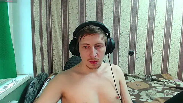 Snapshot of darienlarge chatting on November 8, 2025, 9:24 am darienlarge online show from November 8, 2025, 9:24 am