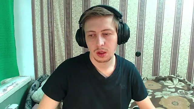 Snapshot of darienlarge chatting on November 6, 2025, 7:34 am darienlarge online show from November 6, 2025, 7:34 am