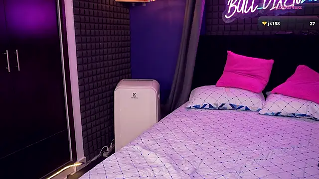 bull vixen2001 online show from March 20, 2026, 9:32 am