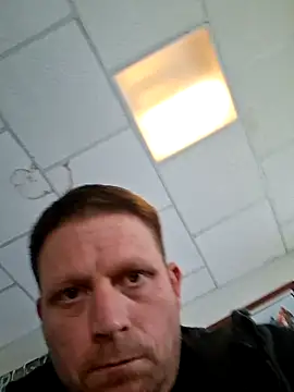 curiouscock38 online show from November 28, 2025, 1:33 pm