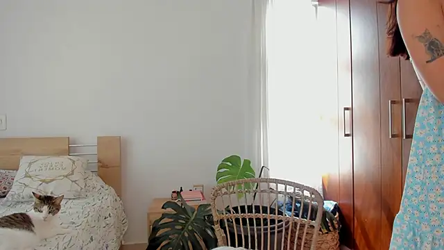 GrettaBenett online show from December 11, 2024, 6:42 pm