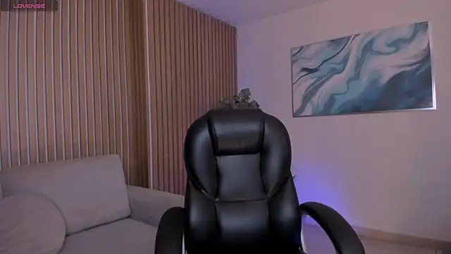 Snapshot of ErikaBenz_ chatting on February 12, 2026, 11:43 am ErikaBenz online show from February 12, 2026, 11:43 am