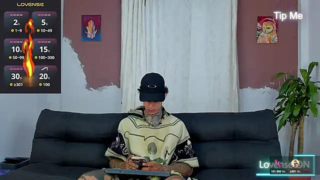 Snapshot of Aron_ford chatting on October 10, 2025, 12:39 pm Aron ford online show from October 10, 2025, 12:39 pm